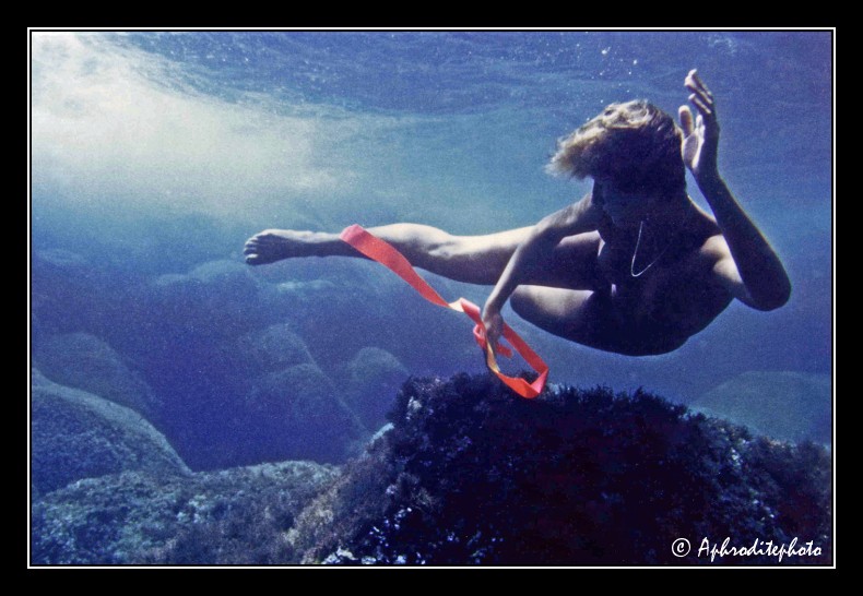 008 Légère dans l'onde marine